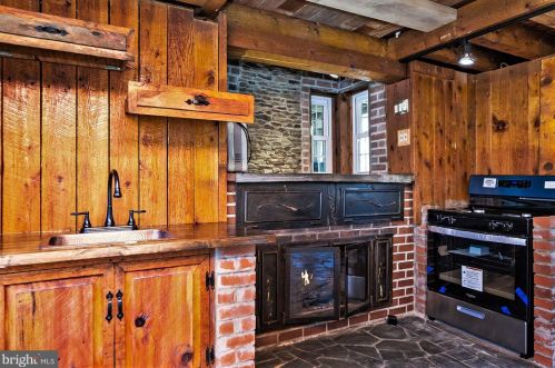 2695 Hemlock Dr, Palmerton PA  18071-9408 exterior