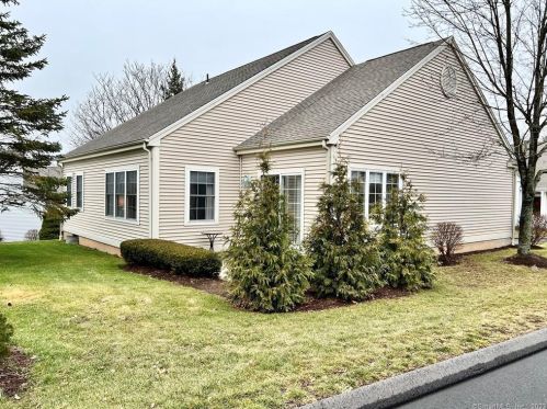 1 Bayberry Cir, Farmington CT  06032-2065 exterior