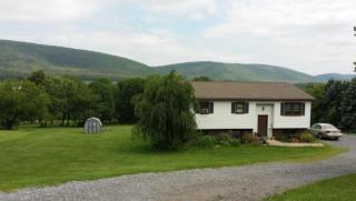54 Circle Dr, Berwick, PA 18603-5110