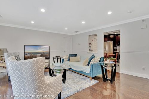 251 Tulip Ln, East Freehold NJ  07728-4033 exterior