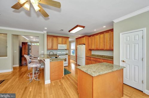 24 Chamber Ln, Columbus NJ  08022-2313 exterior