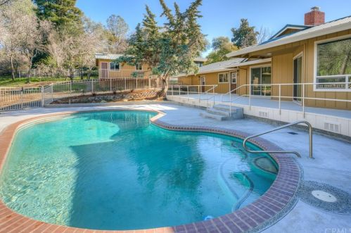 15 Woodcrest Dr, Oroville CA  95966-5518 exterior