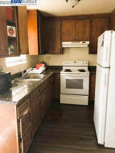 3077 Birdsall Ave, Oakland CA 94619-3358 exterior