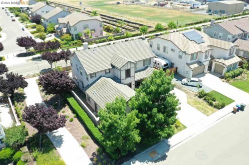 149 Coral Bell Way, Oakley, CA 94561-1883