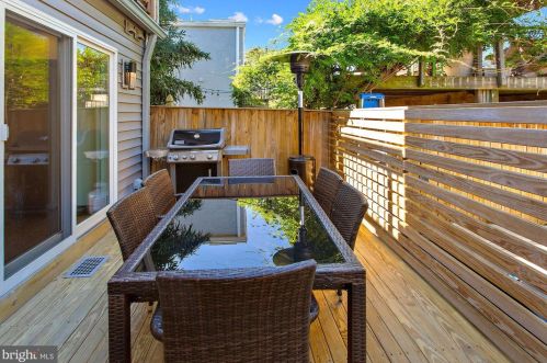 1419 Swann St, Washington DC 20009-5535 exterior