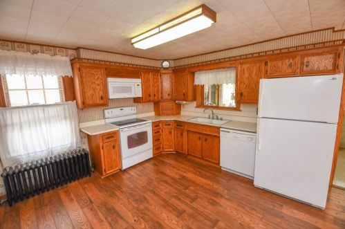 111 Montgomery St, Watertown, WI 53094-4298