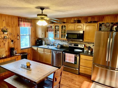 630 Broadford Rd, Connellsville PA  15425-6104 exterior