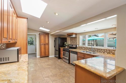 1521 Melody Ln, El Cajon CA  92019-2016 exterior