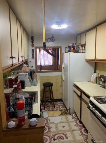 877 Freeman St, Bronx NY  10459-1509 exterior