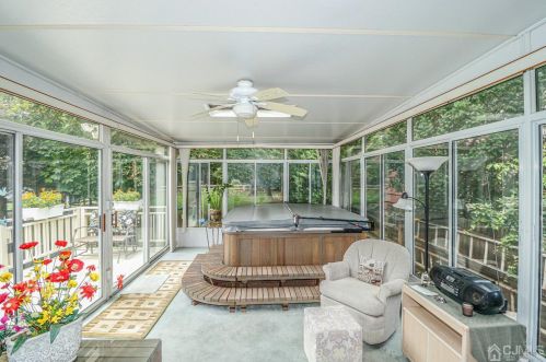 19 Herold Pl, Metuchen NJ  08840-2603 exterior
