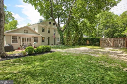152 Locust Ave, Carlisle, PA 17013-2427