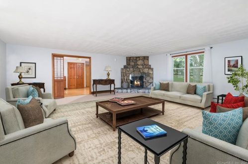 73 Notch Rd, Manchester CT  06043-7421 exterior