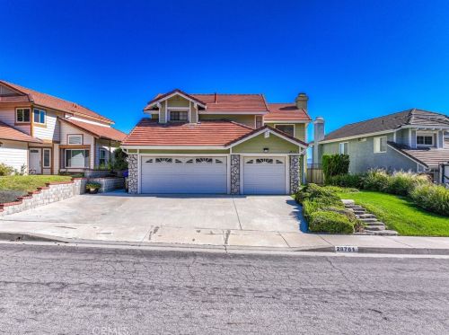 28761 Greenwood Pl, Santa Clarita, CA 91384-4322