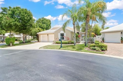 1262 Silverstrand Dr, Naples, FL 34110-4114