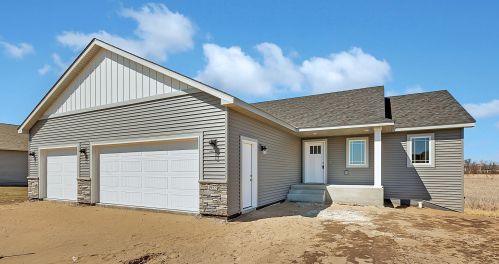 1933 38th St, Saint Cloud, MN 56301-9669