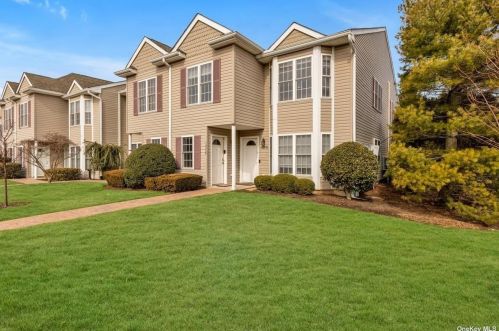 1078 Savoy Dr, Huntington Station, NY 11747-5276