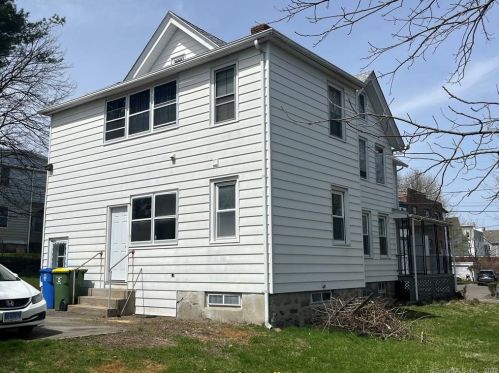 25 Avon Ave, Waterbury, CT 06708-4607