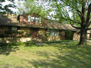 1839 Caronia Dr, Cleveland, OH 44124-3916