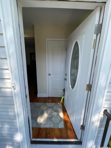 9435 226th St, Floral Park, NY 11001-3802