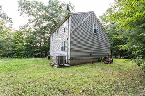 173 Berry Corner Rd, Charlton, MA 01507-5250