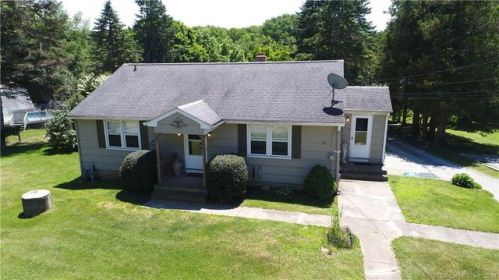 137 Fort Shantok Rd, Uncasville, CT 06382-1341