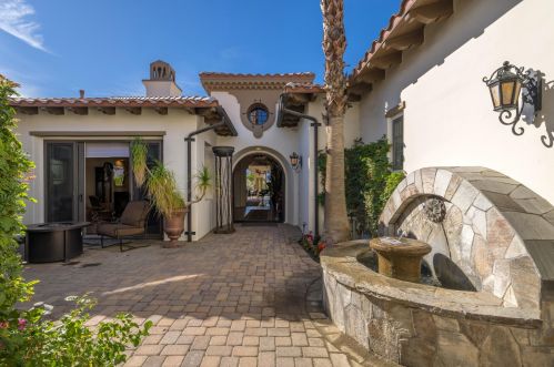81329 Andalusia, La Quinta CA  92253-8221 exterior