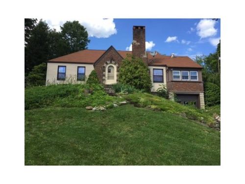 16 Lockwood Dr, Jeannette, PA 15644-3534
