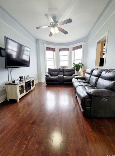97-27 80th St, Jamaica, NY 11416-1135