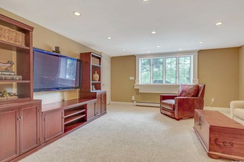 15 Frost Valley Rd, Mount Sinai NY  11766-1401 exterior