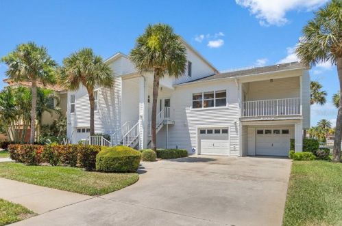5959 Bayview Cir, Saint Petersburg, FL 33707-3929