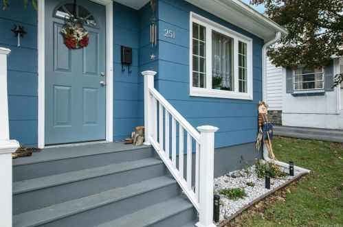 251 Henry St, Buchanan, NY 10511-1427