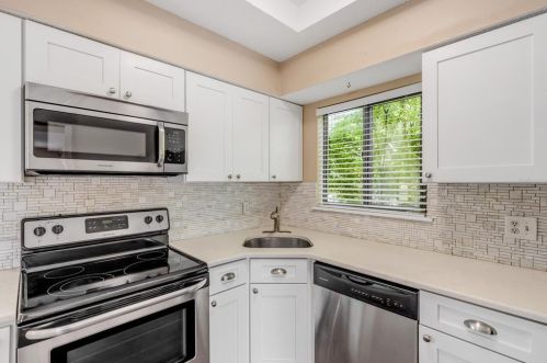 2819 Silver Palm Dr, Edgewater FL 32141-5501 exterior