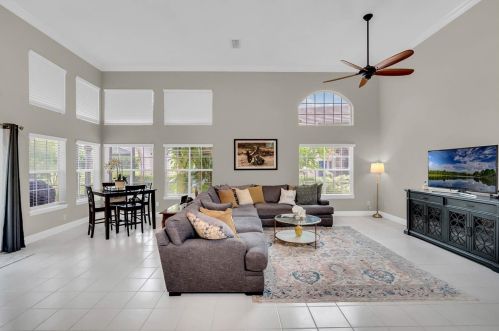 1235 Glencrest Dr, Lake Mary FL  32746-4306 exterior