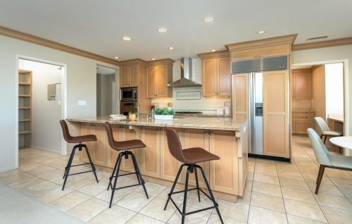 2755 Valle Vista Dr, Glendale CA  91206-4720 exterior