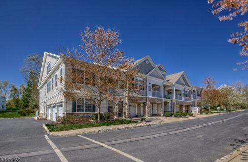 805 Brook Hollow Dr, Whippany NJ  07981 exterior