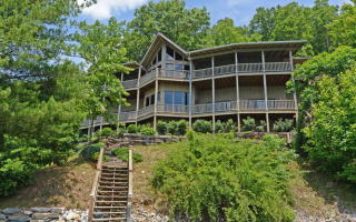 1146 Lake Shore Dr, Topton, NC 28781-6689