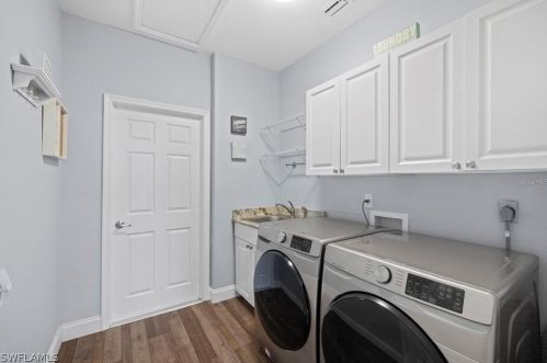 201 4th Pl, Cape Coral FL  33990-1042 exterior