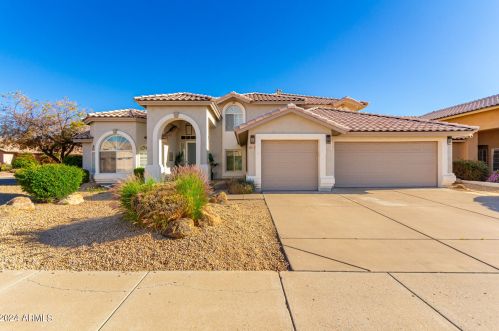 5717 Soft Wind Dr, Glendale AZ  85310-3643 exterior