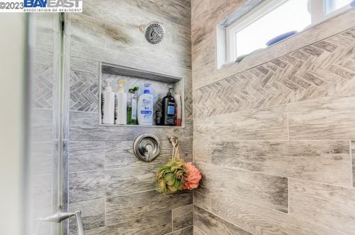 2708 Humboldt Ave, Oakland CA  94602-3635 exterior