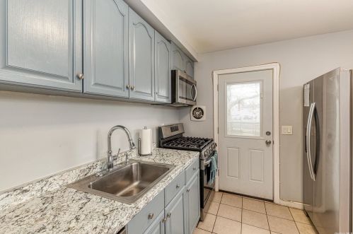 569 Beech St, Babylon NY  11703-1731 exterior