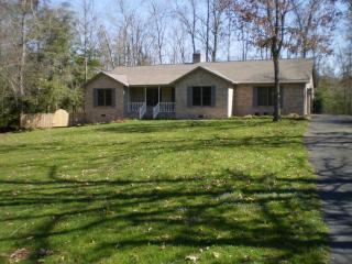 182 Scott Creek Dr, Crossville, TN 38571-3649