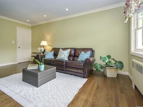 75 Willow St, Floral Park NY  11001-3401 exterior