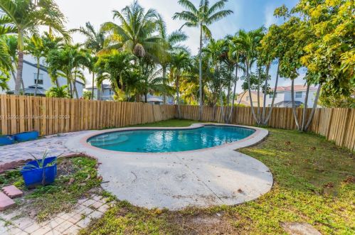 17396 21 St, Hollywood FL 33024-3215 exterior