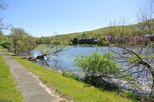 13 Mourning Dove Ct, Hackettstown NJ  07840-3211 exterior