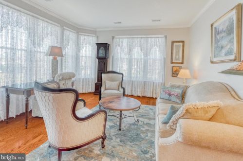 7010 Walnut Hill Dr, Gainesville, VA 20155-3043