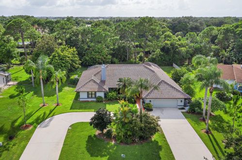6464 Woodlake Rd, Jupiter, FL 33458-2447