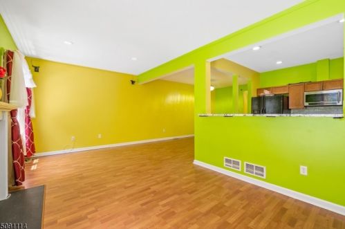 22 Autumn Ridge Rd, Greystone Park NJ  07950-1194 exterior