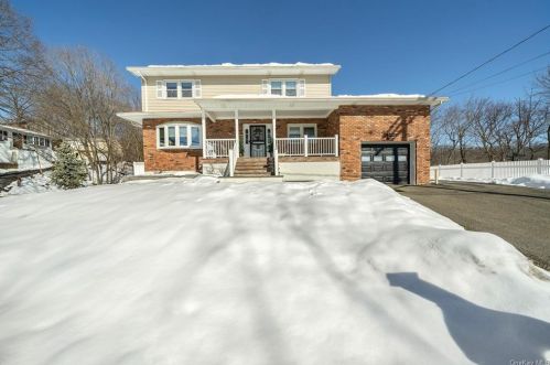 13 Georgian Dr, Stony Point, NY 10980-1117