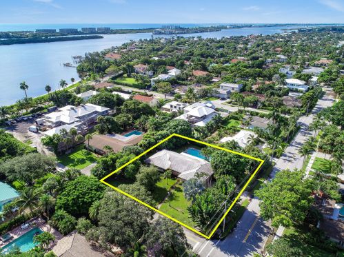 132 Miramar Way, West Palm Beach, FL 33405-4770