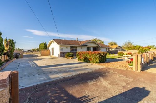 3213 Avenue, Lancaster CA  exterior